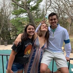 Meet your Posher, Stephanie